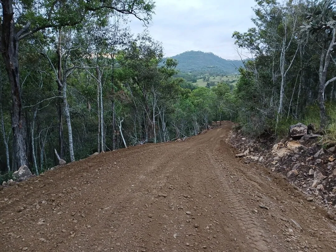 heavy earthmoving equipment for hire