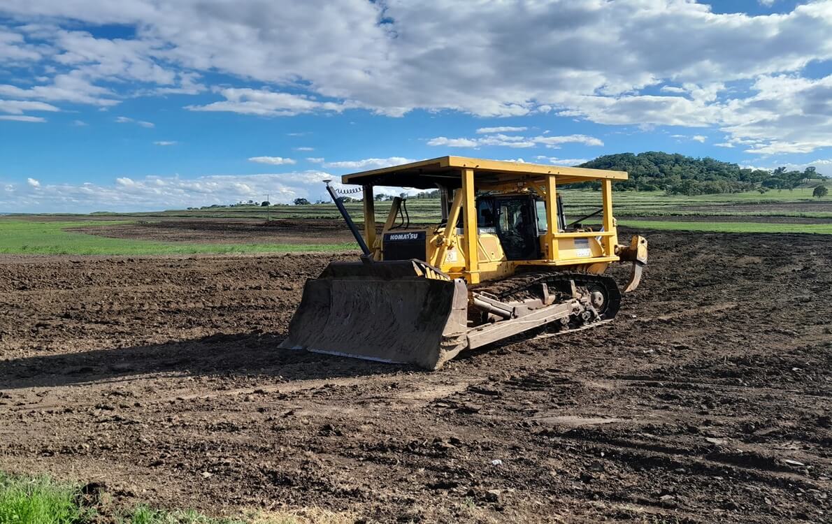 Bulldozer - Earthmoving Machinery